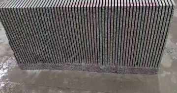 玉溪芝麻白毛板荒料切割