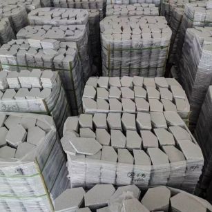 玉溪芝麻白石材冰裂纹，碎拼。