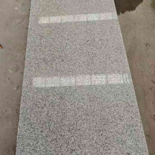 玉溪芝麻白光面毛板