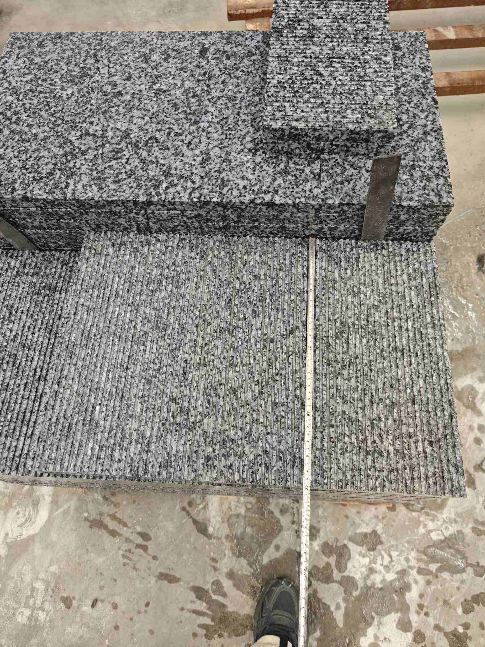 玉溪芝麻黑拉丝面