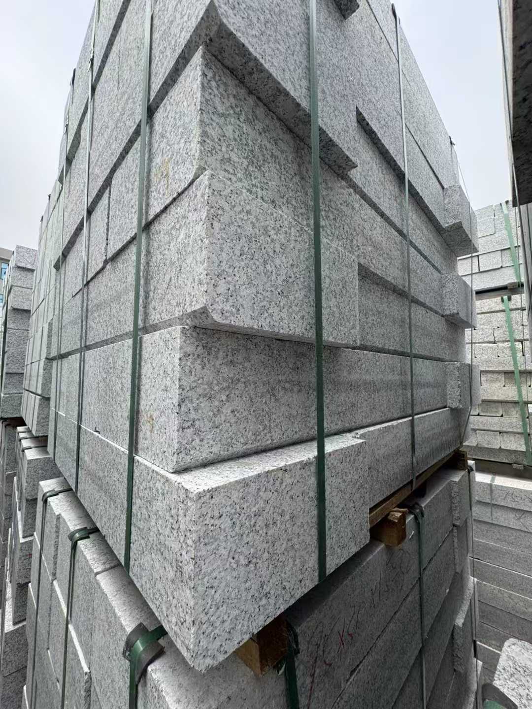 玉溪芝麻白路牙石 马路牙子